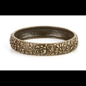 VictorianMeadowBrassAntiqued Floral RoseRaised. Embossed Pattern Bangle Bracelet